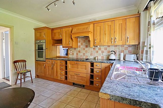21, Kings Road, Benfleet photo 4
