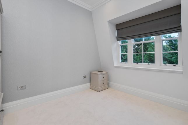 Flat to rent in Leopold Court, Princess Square, Esher, Surrey