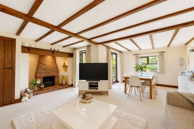 32, Silver Birch Drive, Birmingham photo 2