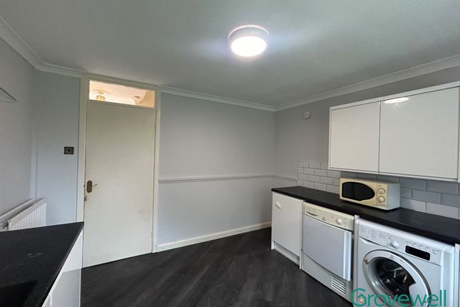 90 Park View, Oldham photo 5