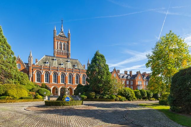 2-bed flat on Holloway Drive, Virginia Water, £450,000