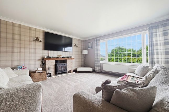 47, Llannon Road, Llanelli photo 2