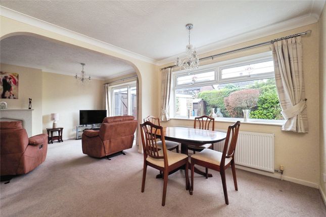 4, Alexander Close, Nottingham photo 4