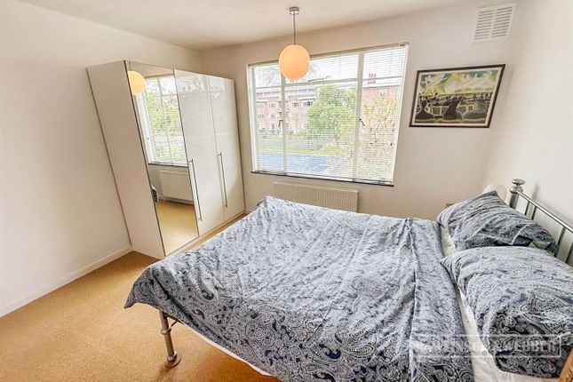 Flat for sale in Bridge Road, East Molesey