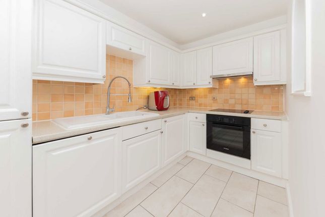 Flat 4, Shillingstone House, 74, Russell Road, London photo 4