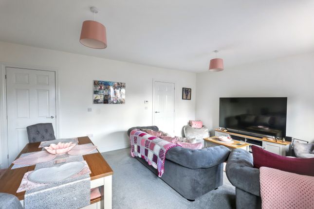 4, Florey Place Aston, Bampton photo 4