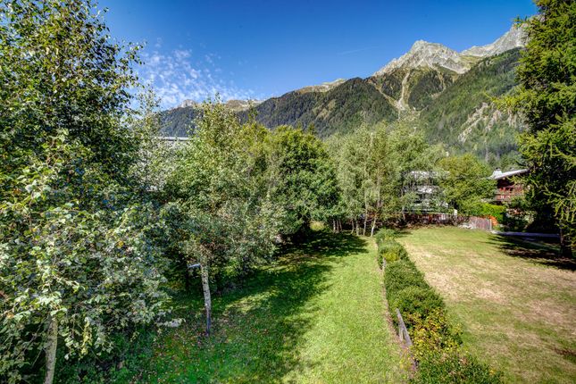 Chalet for sale in Chamonix-Mont-Blanc, Haute-Savoie, Rhône-Alpes, France