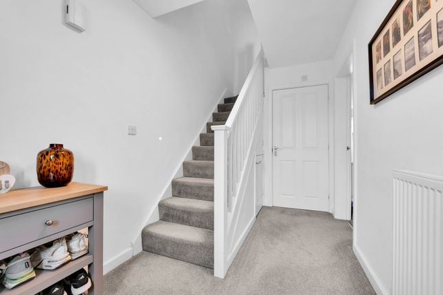 49, Lovett Crescent, Loughborough photo 3