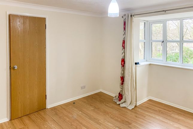 Flat for sale in Townsend Close, Bracknell