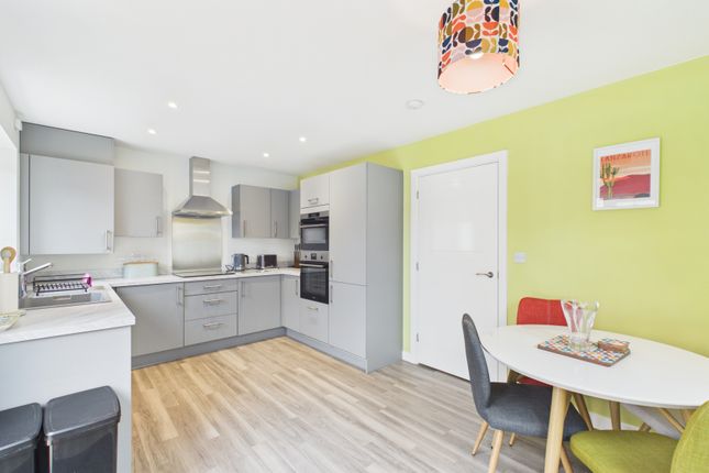 24, Osbourne Way, BURY ST. EDMUNDS photo 4