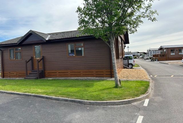 Pre-Loved Twin Pitch, Dove Court,, Willow Grove Park, Poulton-le-Fylde photo 4