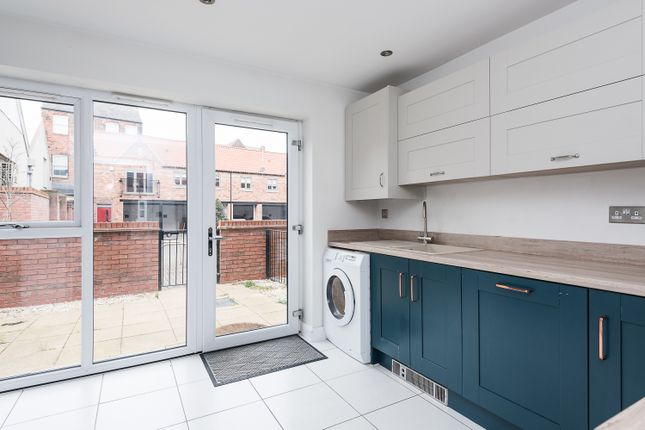 Town house for sale in Scotts Square, Fruit Market, Hull