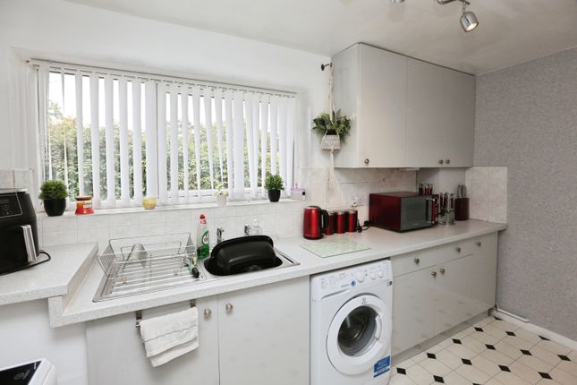 29, Ashdown Road, Eastleigh photo 2