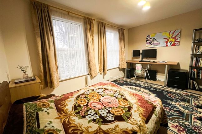 450 Katherine Road, London photo 3