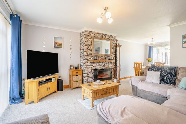 2, Willow Close, Bulwark, Chepstow photo 4