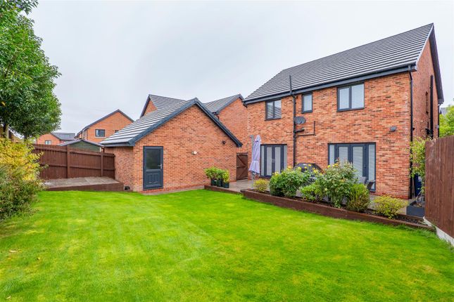 4, Harts Close, Leyland photo 4