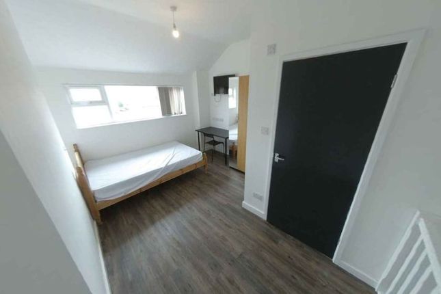 Room to rent in Gordon Street, Earlsdon, Coventry