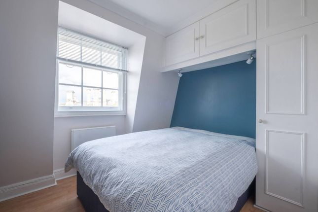 Thumbnail Flat for sale in Hayfield Passage, Stepney, London
