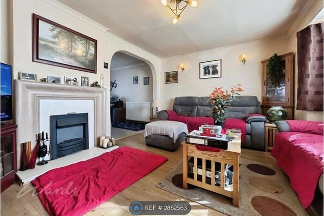3-bed house on Bishops Oak Ride, Tonbridge, £1,975/mo