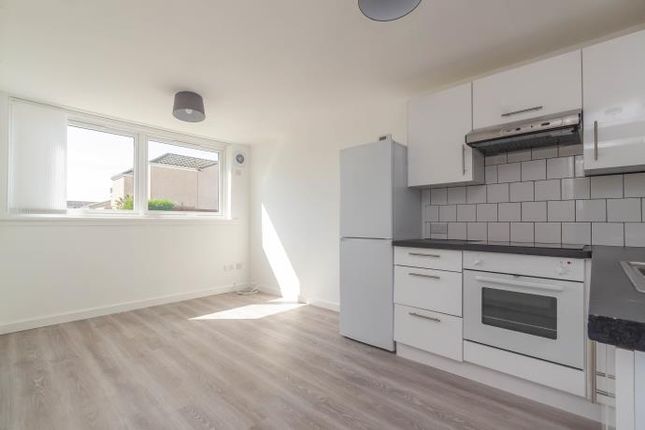 Thumbnail Flat to rent in Westwood Place, Dunfermline