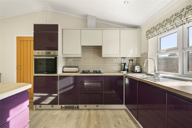 34 Thames Retreat, 141, Chertsey Lane, Surrey photo 2