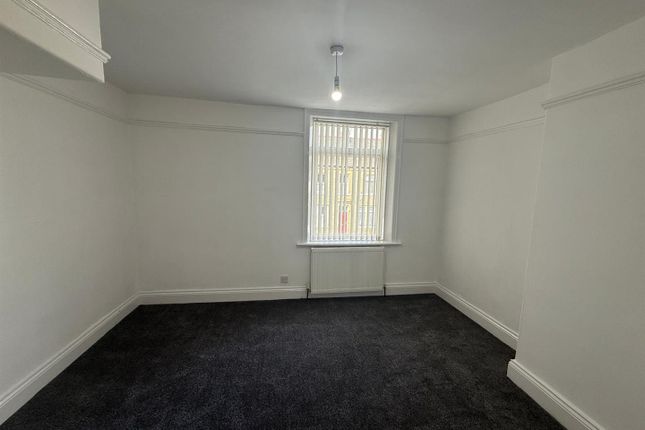 16, Lingwood Terrace, Bradford photo 4