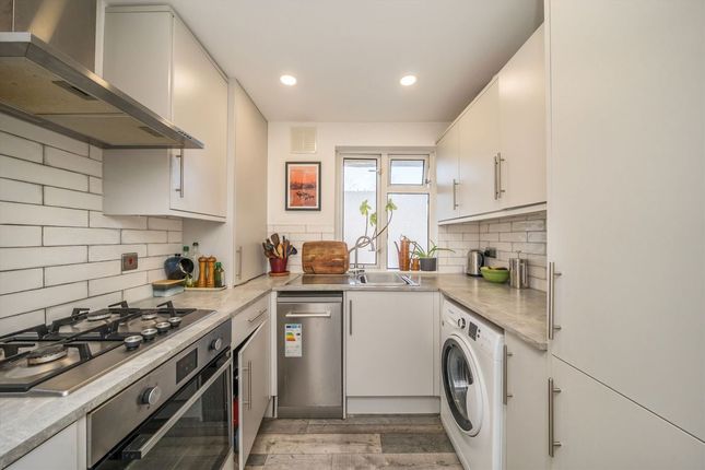 11, Park Close, Kingston Upon Thames photo 3