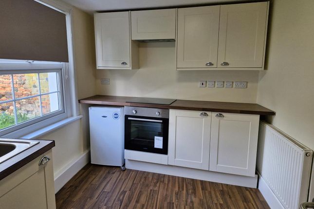 Thumbnail Flat to rent in Lavender Crescent, St.Albans