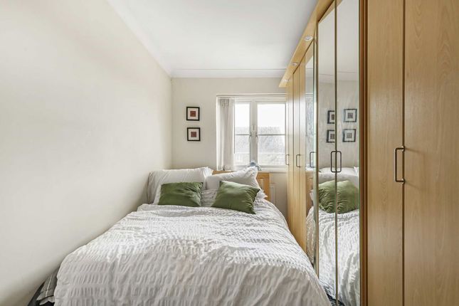 4, Compass Close, Ashford photo 5