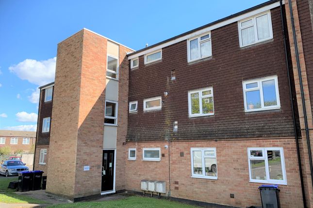 Thumbnail Flat to rent in Southmead, Chippenham