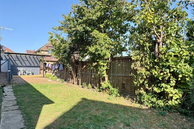 Garratt Road, Edgware photo 4