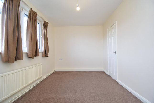 70, Ruskin Drive, Castleford photo 4