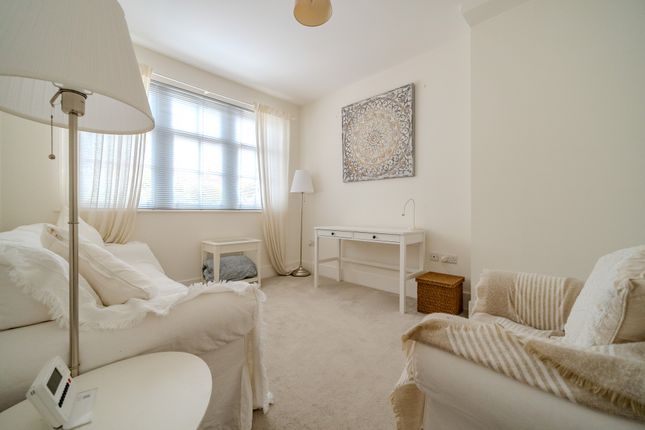 20, The Village, Eastbourne photo 4