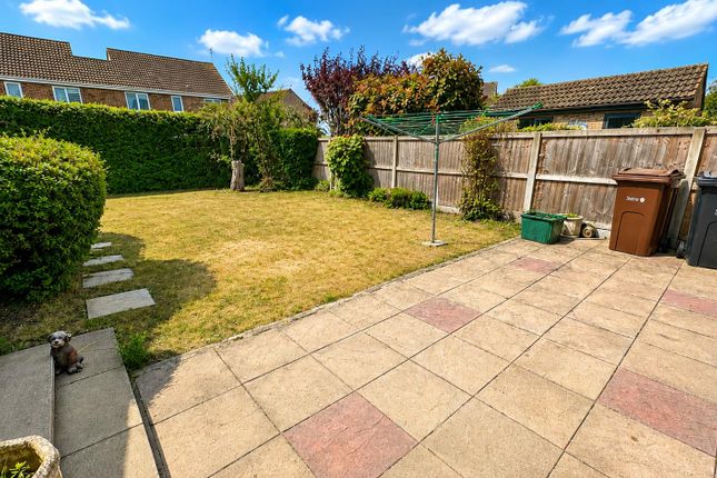 40, Wavring Avenue, Kirby Cross photo 2