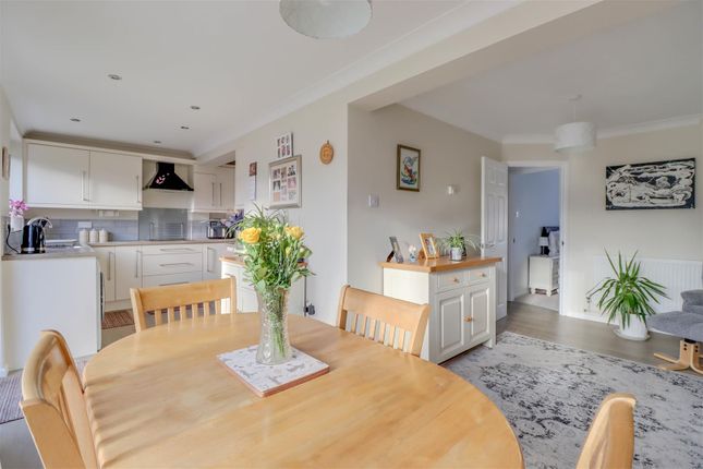 19, Laurel Avenue, Wickford photo 3