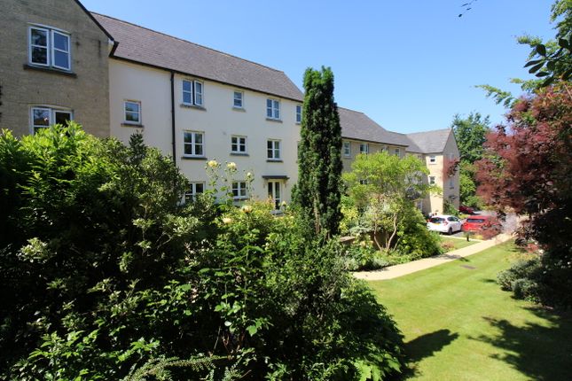 Thumbnail Flat to rent in The Green, Chipping Norton