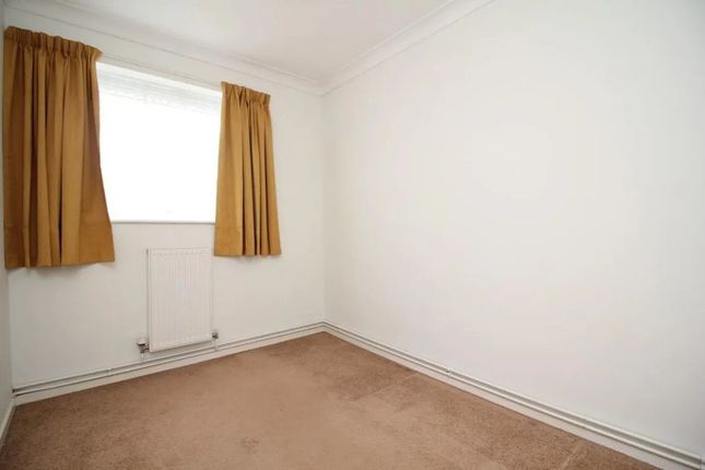 Princess Margaret Avenue, Margate photo 4