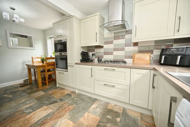 40, Robert Avenue, Barnsley photo 4
