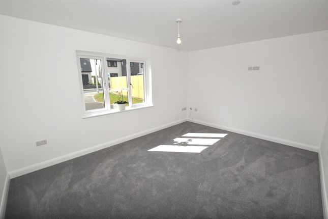 5, Llys Llewelyn, Carmarthen photo 4