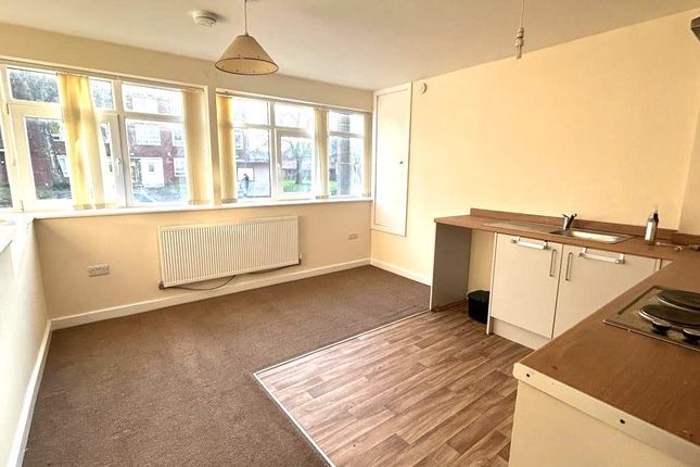 Flat 2, 140, Liverpool Road, Manchester photo 2