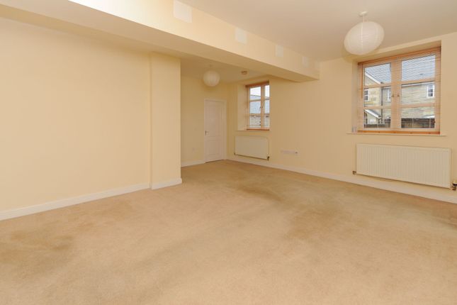 Flat to rent in New Road, Holymoorside