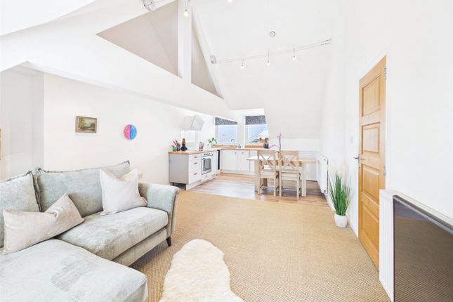 Apartment 3, 8, Summerleaze Crescent, Cornwall photo 4