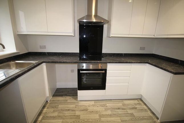 300 Redwood Grove, Bedford, Bedford photo 3