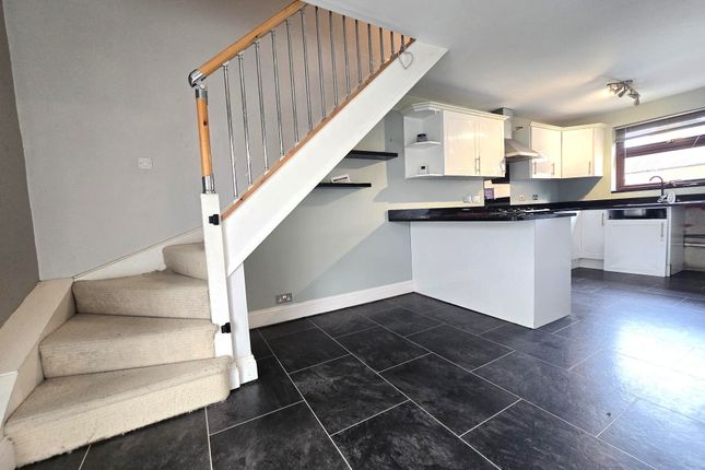 14 St. Georges Close, Moreton-In-Marsh photo 3