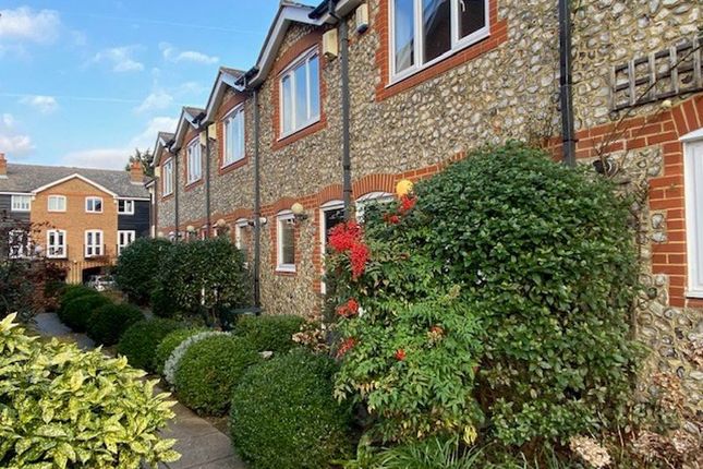 Mews house for sale in Harvest Lane, Thames Ditton