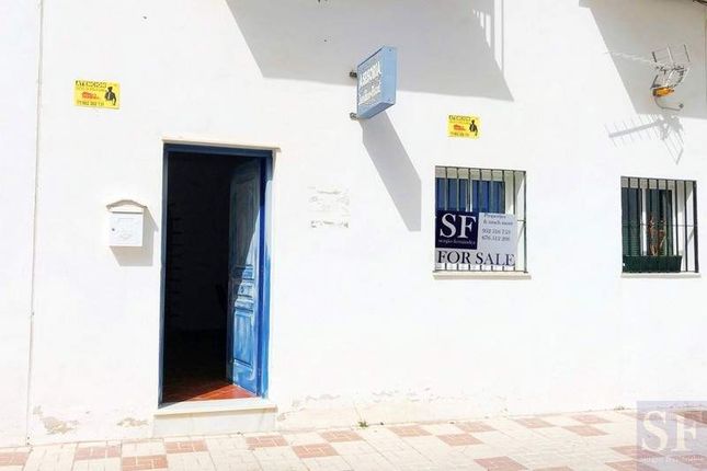 Commercial property for sale in Canillas De Aceituno, Andalusia, Spain
