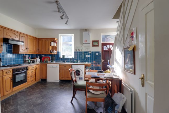 982, Rochdale Road, Todmorden photo 5