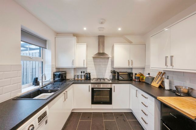 3, Greenfield Road, Doncaster photo 2