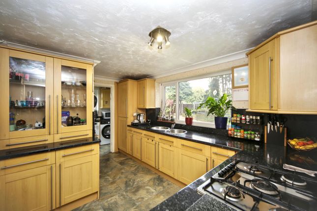 11 Holly Road, Wigan photo 4