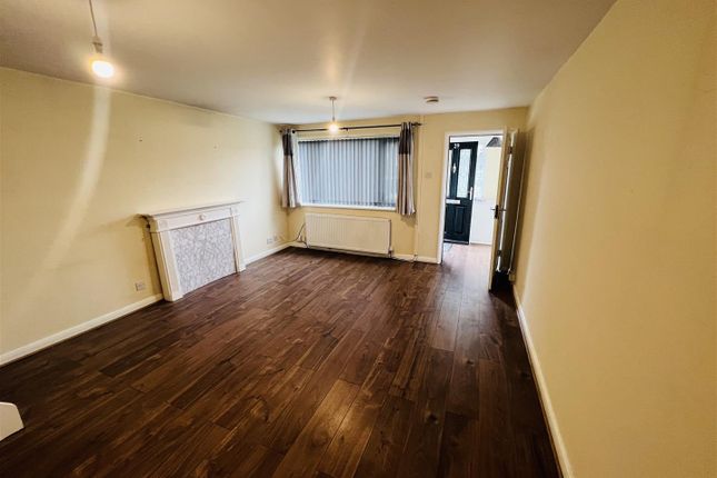 29, Sanderling Road, Stockport photo 2